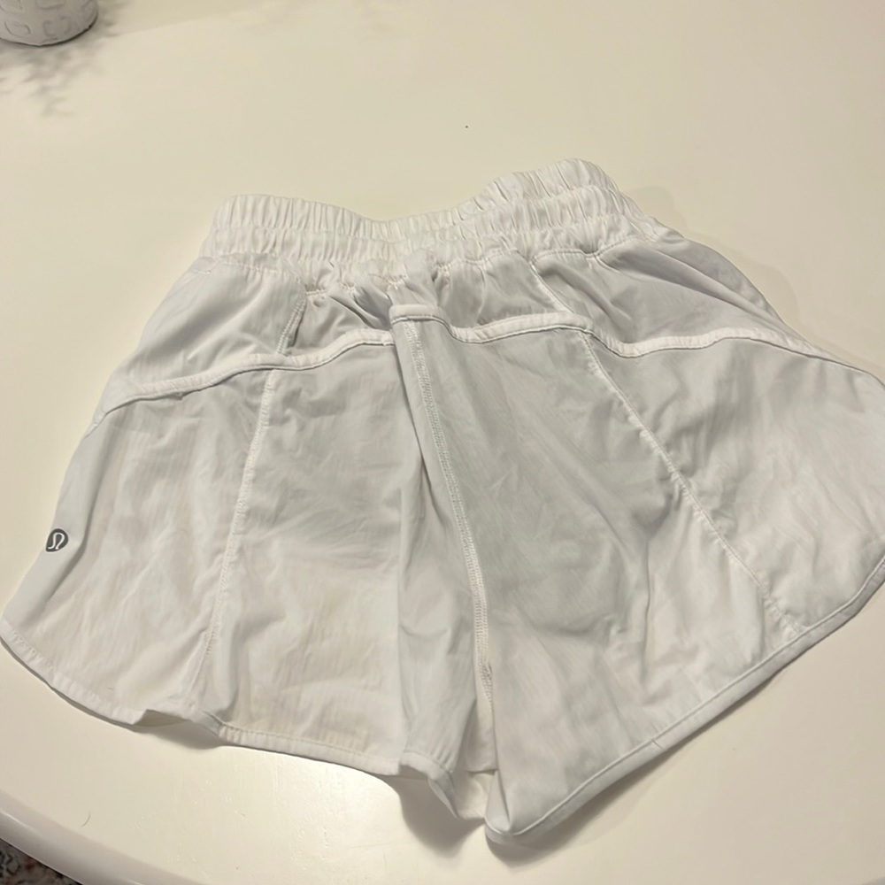 White 3”track that shorts